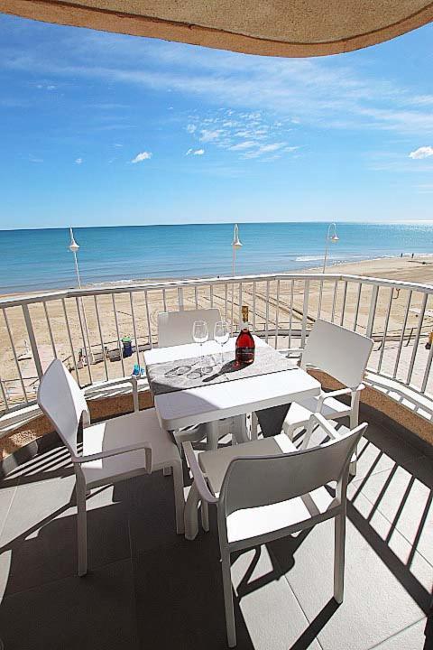 شقة Apartamento Primera Linea Playa Centro De Guardamar كوارذامار ذيل سيغورا المظهر الخارجي الصورة