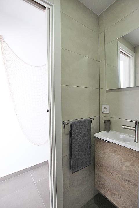 شقة Apartamento Primera Linea Playa Centro De Guardamar كوارذامار ذيل سيغورا المظهر الخارجي الصورة