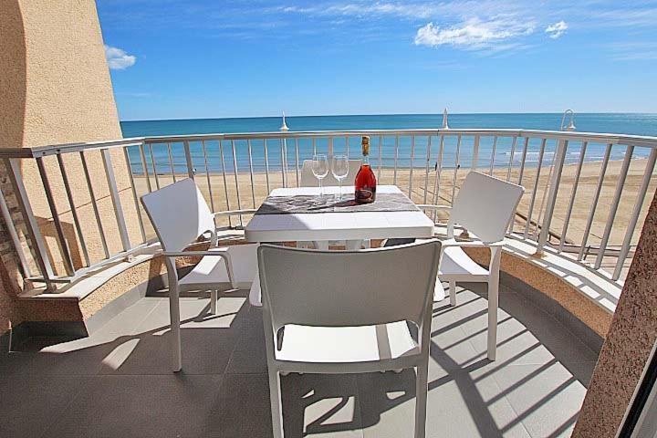 شقة Apartamento Primera Linea Playa Centro De Guardamar كوارذامار ذيل سيغورا المظهر الخارجي الصورة