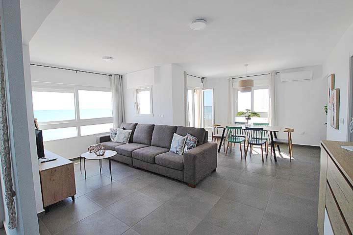 شقة Apartamento Primera Linea Playa Centro De Guardamar كوارذامار ذيل سيغورا المظهر الخارجي الصورة